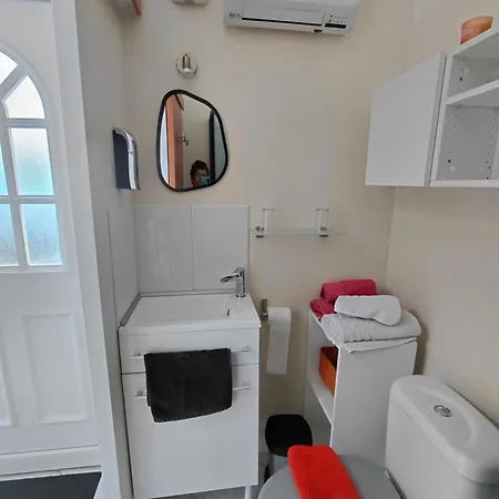 D 'hotes Les Orchidees Bed & Breakfast